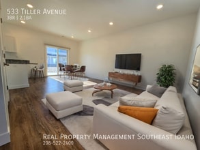 533 Tiller Ave in Sugar City, ID - Building Photo - Building Photo