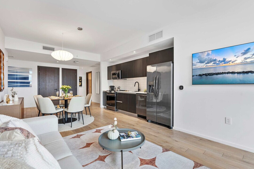 398 NE 5th St in Miami, FL - Building Photo