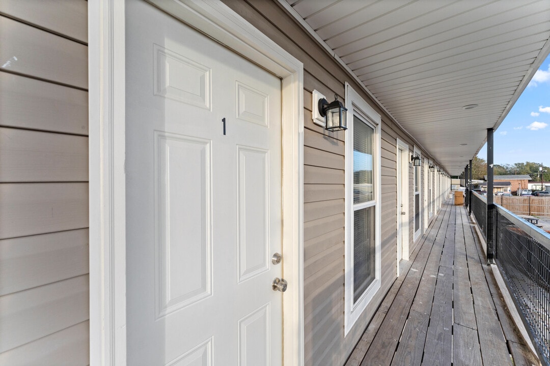 103 N Scanlan St, Unit 1 in Hammond, LA - Building Photo