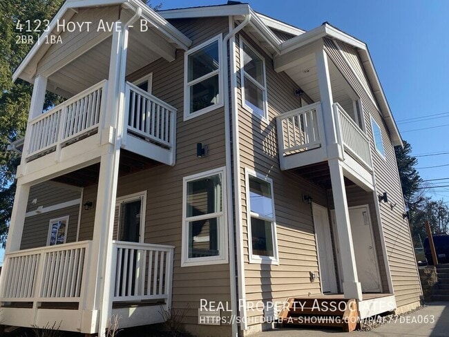property at 4123 Hoyt Ave