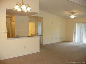 2520 Centergate Dr-Unit -306 in Miramar, FL - Building Photo - Building Photo