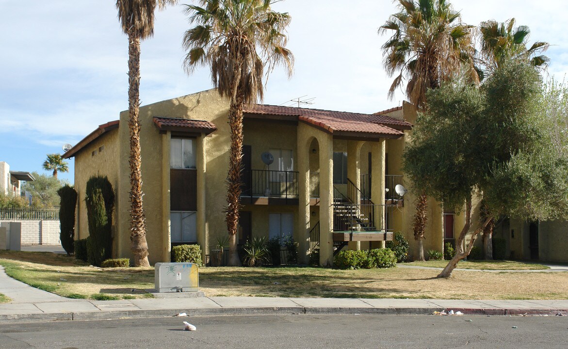 4744 Sand Creek Ave in Las Vegas, NV - Building Photo