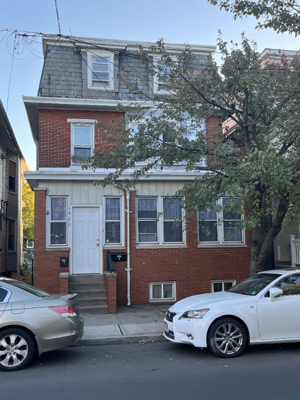 1909 S Clinton Ave