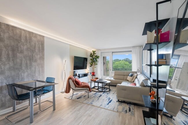 property at 4901 Henry Hudson Pkwy W