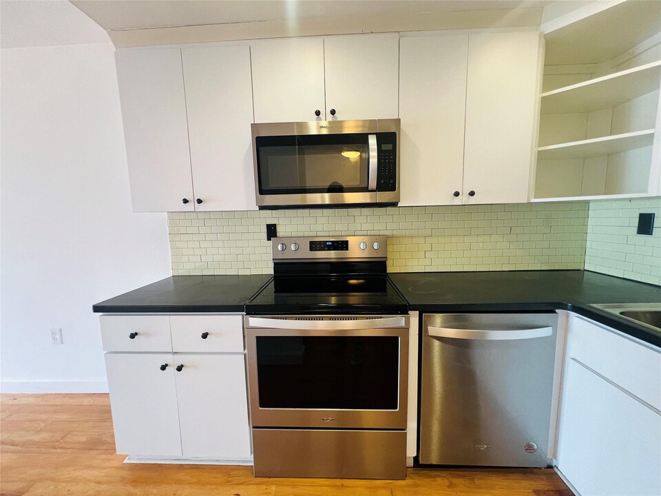 600 NE 25th St in Miami, FL - Building Photo