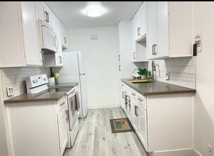 120 Alamitos Ave, Unit Unit 26 in Long Beach, CA - Building Photo - Building Photo