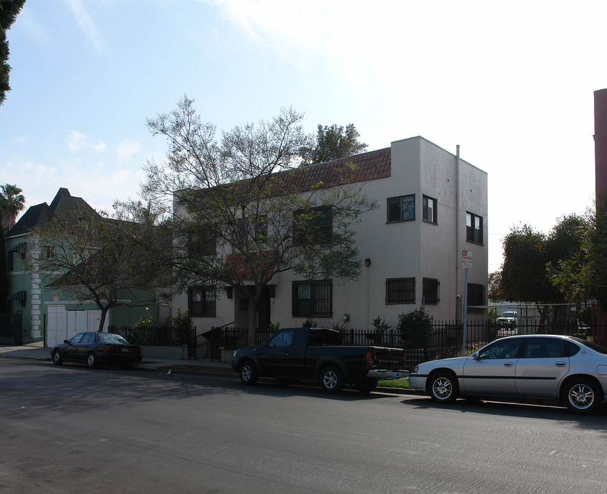 871 N Oxford Ave in Los Angeles, CA - Building Photo