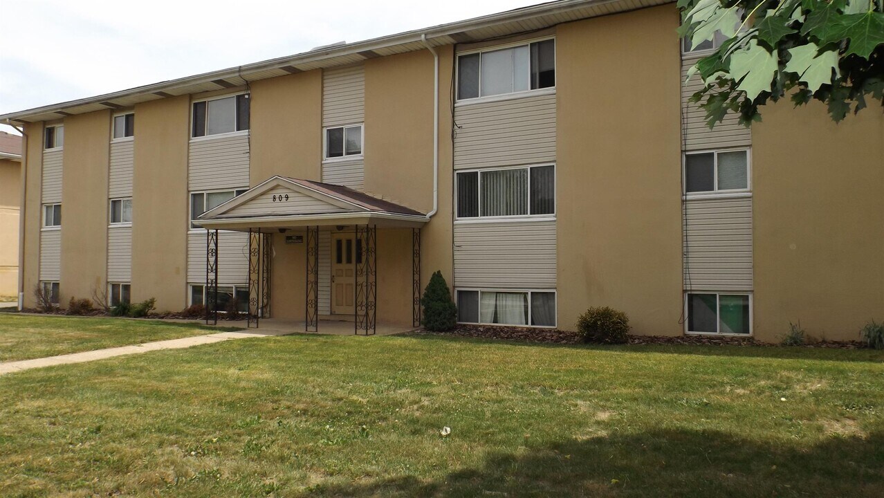 841 Silver Meadows Blvd-Unit -Apt 104 in Kent, OH - Foto de edificio