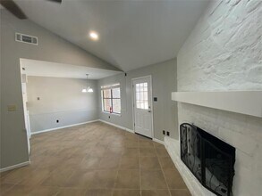 11204 Brushy Glen Dr in Austin, TX - Building Photo - Building Photo