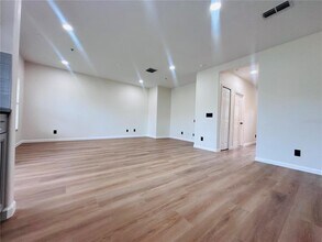 2072 Cypress Bay Blvd in Kissimmee, FL - Building Photo - Building Photo