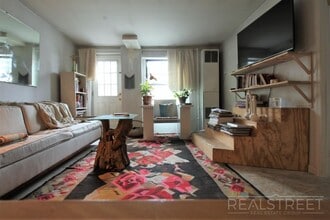 Spacious 2 Bed LOFT in Williamsburg! in Brooklyn, NY - Building Photo - Building Photo