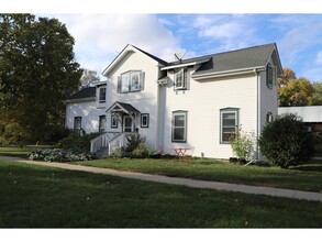 711 Washington St, Unit 711.5 in Northfield, MN - Building Photo - Building Photo