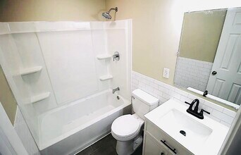 4805 Toledo Ln in Louisville, KY - Building Photo - Building Photo