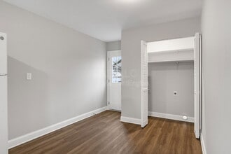 10501 Millers Ln in Louisville, KY - Building Photo - Building Photo