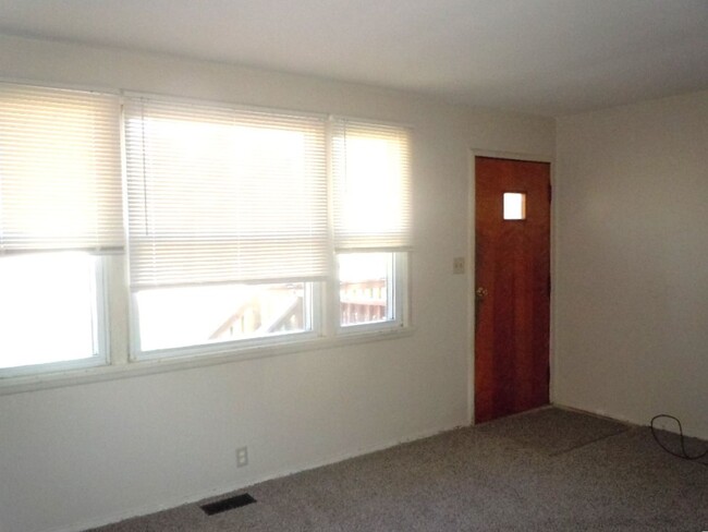 8860 Botanical Ave in Caseyville, IL - Foto de edificio - Building Photo