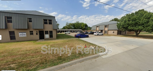 property at 400 Bill Bradford Rd