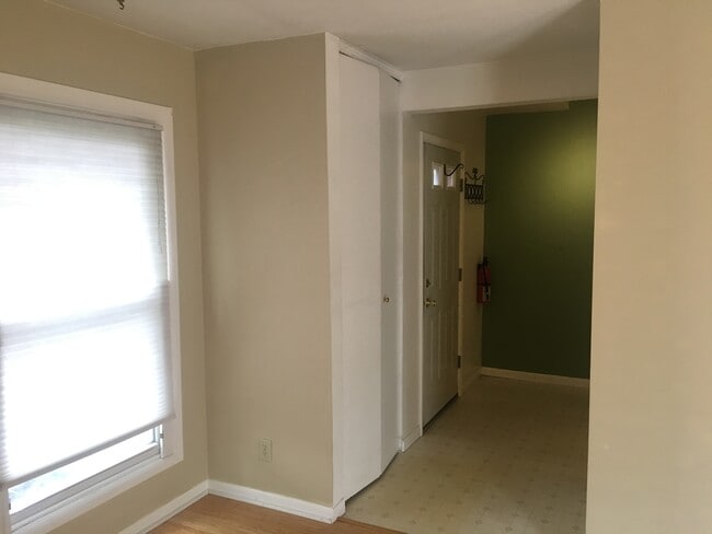 property at 280 Ledgewood Cir