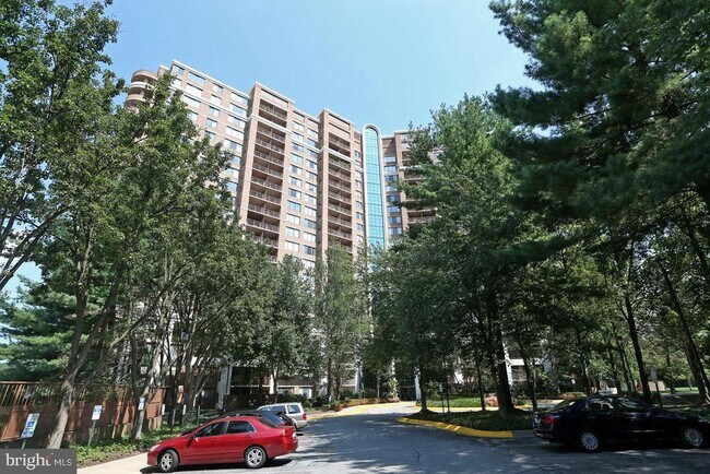 property at 10101 Grosvenor Pl