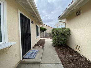 6464 Camino Del Parque in Carlsbad, CA - Foto de edificio - Building Photo
