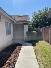 5115 Shadow Lake Dr in Bakersfield, CA - Building Photo - Building Photo