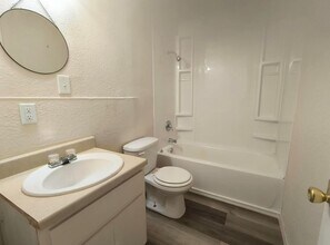 202 W 17th St in San Angelo, TX - Building Photo - Building Photo