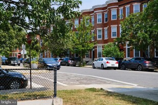 2225 Brookfield Ave, Unit AUCMAD in Baltimore, MD - Building Photo