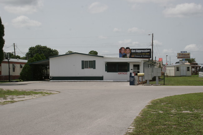 Lazy Dazy in Lakeland, FL - Foto de edificio - Building Photo