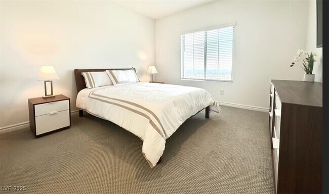 600 Carriage Hill Dr in Las Vegas, NV - Building Photo - Building Photo