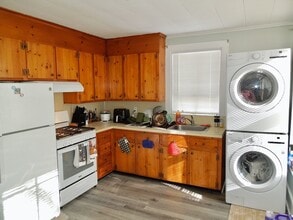 9 Brewster St in Plymouth, MA - Building Photo - Building Photo