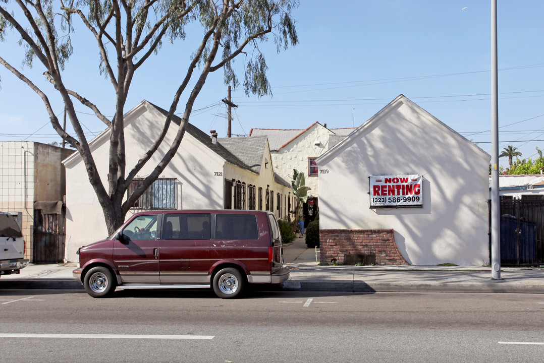 7119-7121 Miles Ave in Huntington Park, CA - Foto de edificio