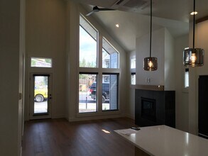145 W Heising Dr in Sisters, OR - Building Photo - Building Photo