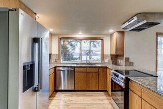 4750 Jones Rd in Oak Harbor, WA - Building Photo - Building Photo