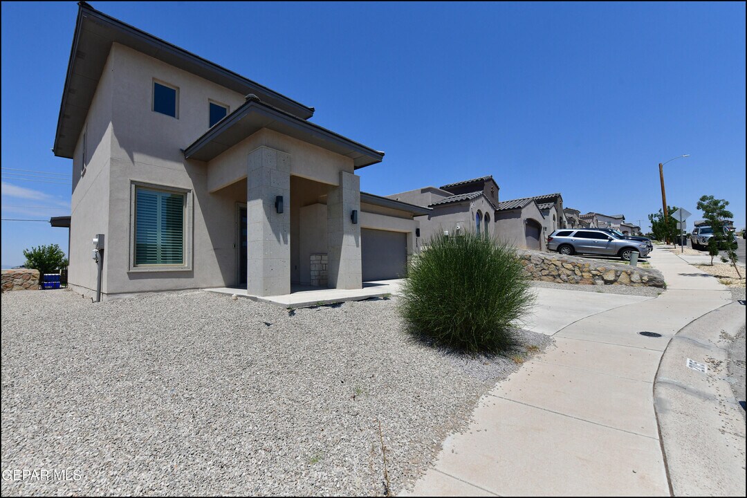 205 Anglesy Pl in El Paso, TX - Building Photo