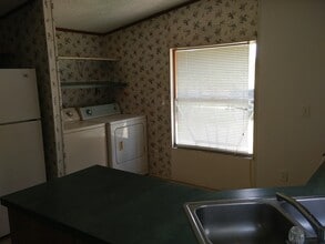 3176 Tank Trail Rd in Leesville, LA - Building Photo - Building Photo