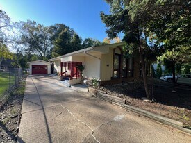 2826 67th St in Des Moines, IA - Building Photo