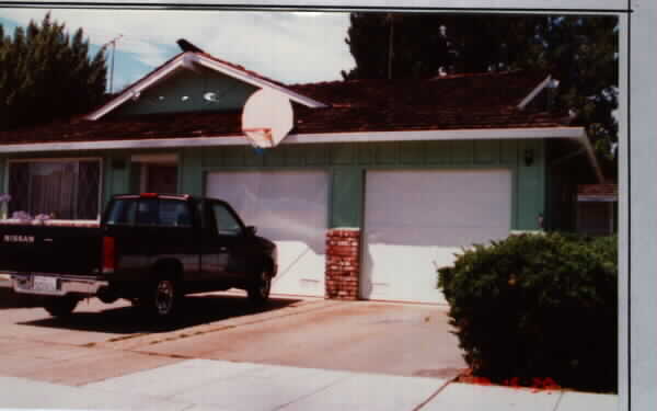 161-163 Wheeler Ave in Redwood City, CA - Foto de edificio - Building Photo