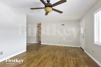 12029 Glengrove Dr in Maryland Heights, MO - Building Photo - Building Photo
