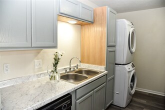 700 Navarro Dr in College Station, TX - Building Photo - Building Photo
