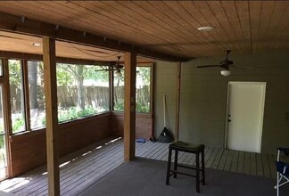 1645 Airport Dr in Tallahassee, FL - Building Photo - Building Photo