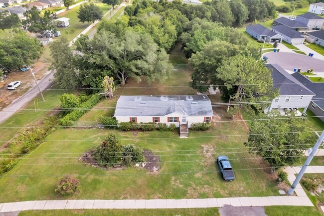 11466 Rhodine Rd in Riverview, FL - Building Photo - Building Photo