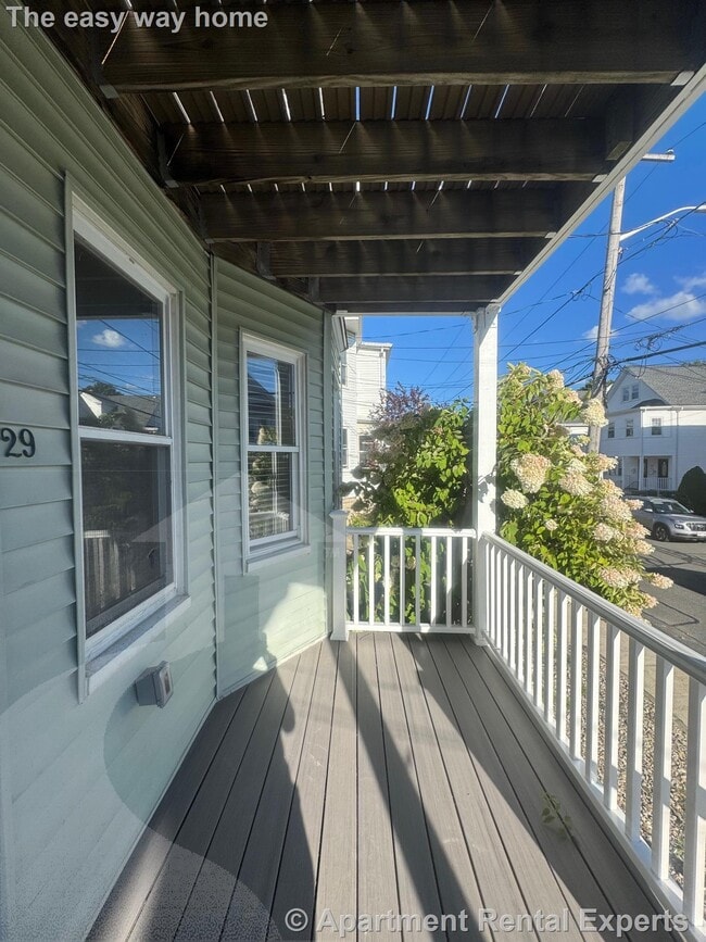 29 Frederick Ave in Medford, MA - Foto de edificio - Building Photo