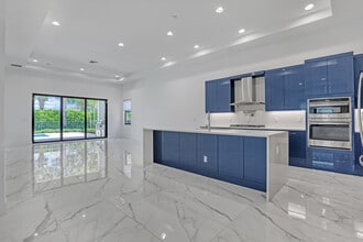 13501 Artisan Cir in Palm Beach Gardens, FL - Building Photo - Building Photo