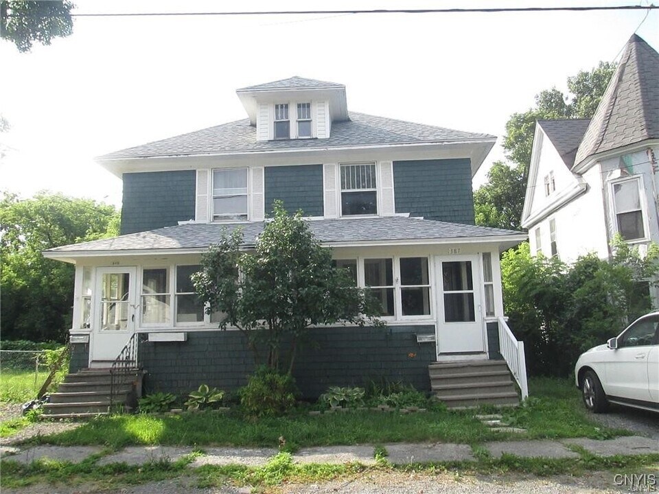 385 Pawling St in Watertown, NY - Building Photo