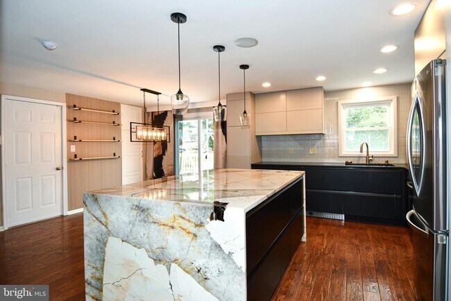 8844 Mourning Dove Ct in Gaithersburg, MD - Building Photo - Building Photo