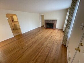 8709 Highland Ave SW in Lakewood, WA - Foto de edificio - Building Photo