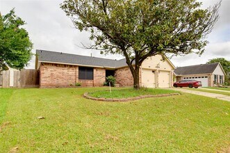 6526 Foxfern Cir in Houston, TX - Building Photo - Building Photo