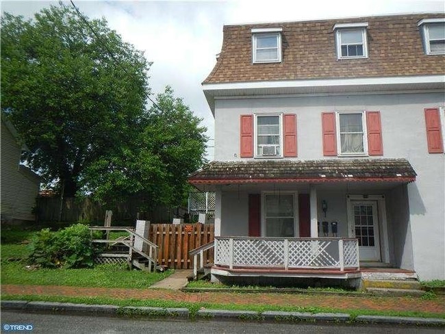 118 Dayton St in Phoenixville, PA - Building Photo - Building Photo