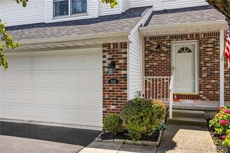 5411 Village Station Cir in Buffalo, NY - Building Photo - Building Photo