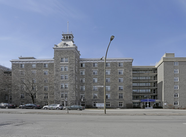 Providence St. Dominic in Montréal, QC - Building Photo - Building Photo