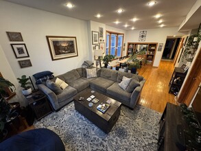 3424 N Bell Ave, Unit 3424 N. Bell Ave Apt 2 in Chicago, IL - Building Photo - Building Photo